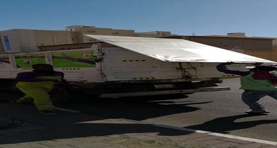 بالصور.. بلدية الشرائع الفرعية بمكة تزيل اللوحات الإعلانية المخالفة