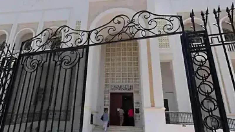 ‎حكم غيابي بالسجن 23 عام لمدون تونسي