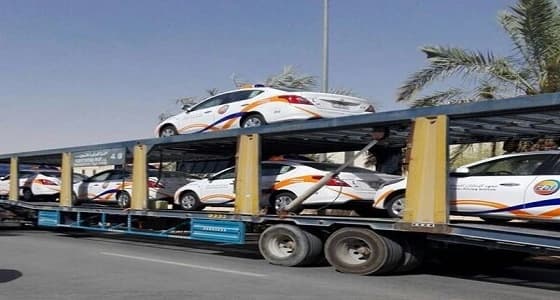 شاهد.. وصول سيارات تدريب قيادة المرأة إلى جامعة نورة