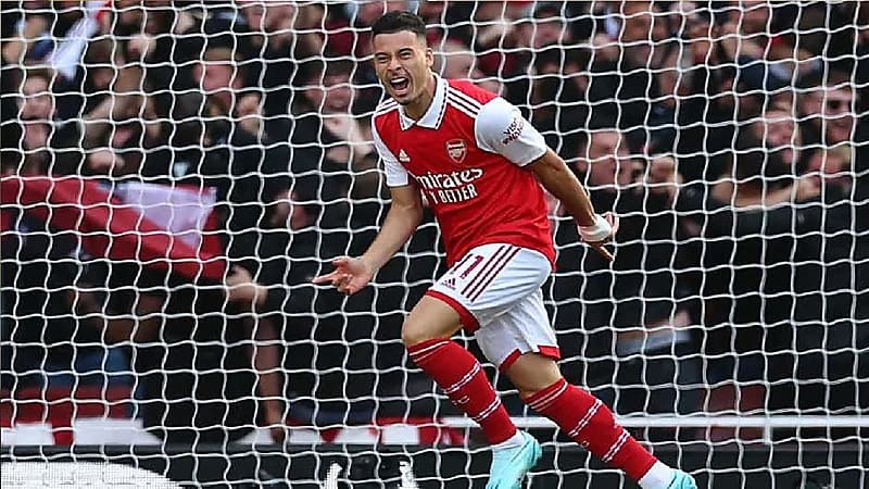 أرسنال يتغلب على ليفربول بثلاثية على ملعب الإمارات