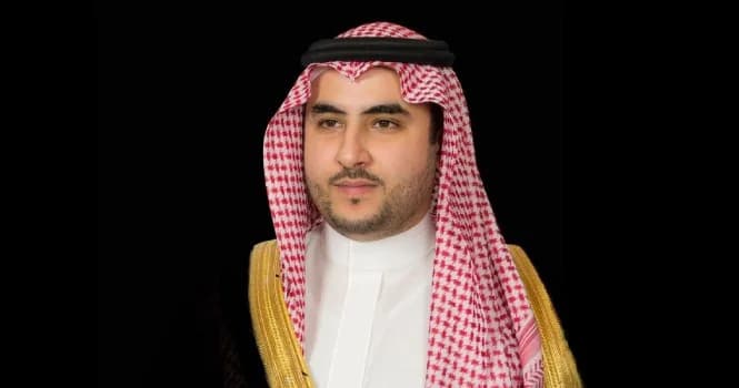وزير الدفاع يجري اتصالًا هاتفيًا برئيس مجلس الوزراء القطري