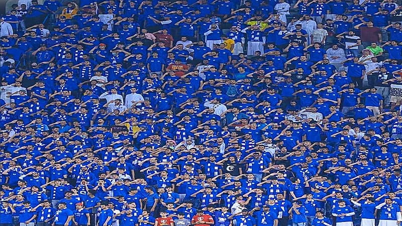 جمهور الهلال يفوز بالمركز الأول في جوائز الجمهور المثالي