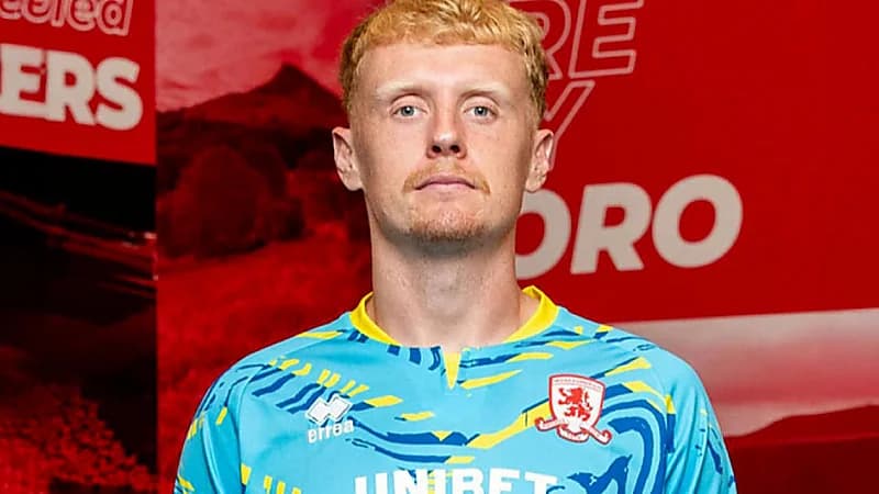 الخلود يتفق مع جلوفر