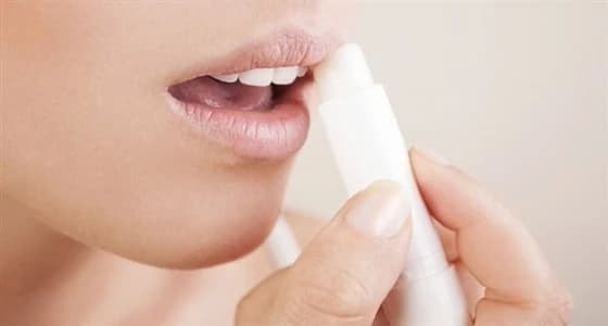 استخدام الزيت بديلاً صحياً لمُلمع الشفاه