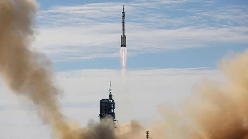 فيديو..لحظة إقلاع أول رحلة "مأهولة" إلى المحطة الفضائية الصينية