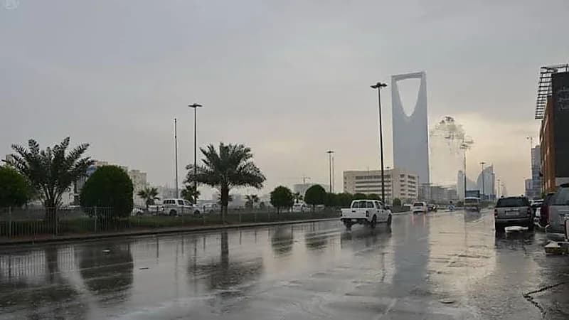 الحصيني: توقعات بهطول أمطار متفاوتة من الخميس حتى الجمعة