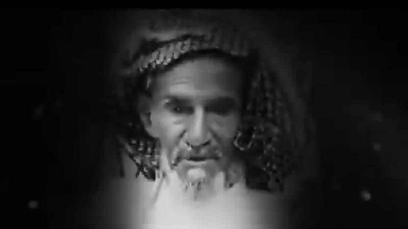 بالفيديو.. قصة "حمد بن قباع " وبناء قصور الملك المؤسس