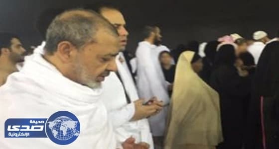 بالصور.. شيخ الأزهر معتمرا