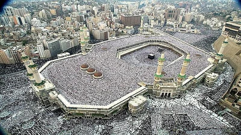الموارد البشرية: للعامل الحق في أداء فريضة الحج مدفوعة الأجر وفق شروط محددة