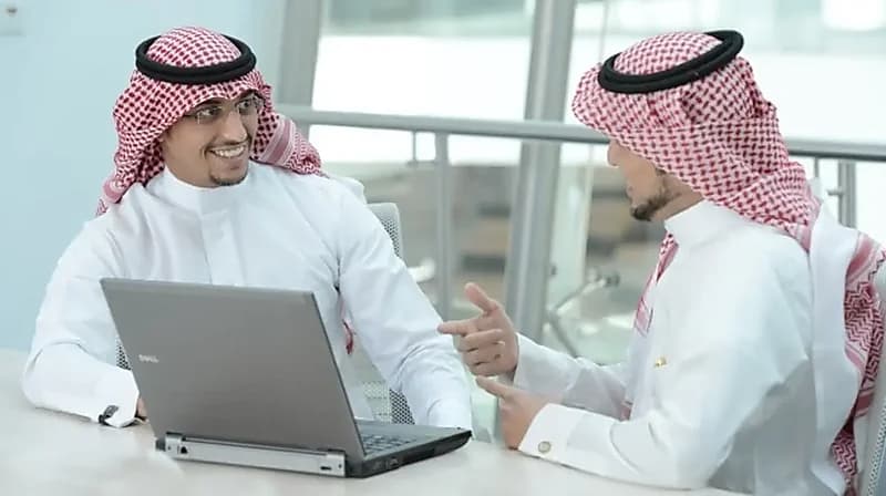 الموارد البشرية: توطين 35% من المهن الاستشارية والأعمال ابتداء من 15 رمضان القادم