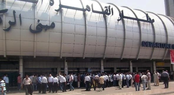 مقتل 42 شخصا وإصابة العشرات في قصف جوي لمسجد في سوريا