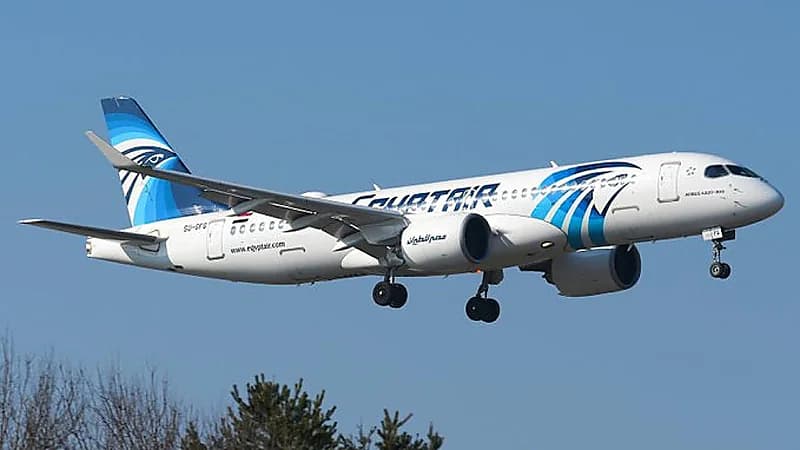 تفكيك طائرة جديد كقطع غيار .. صور