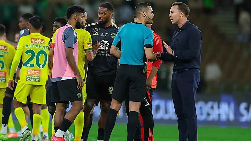 يايسله ينتقد التحكيم: الهلال يحصل على وقت إضافي .. فيديو