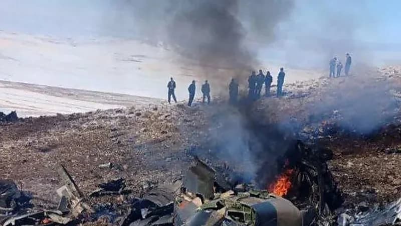 إيران: تحطم مقاتلة عسكرية ونجاة طاقمها