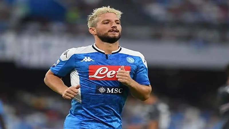لاعب نابولي يرفض عرضا من نادٍ سعودي 