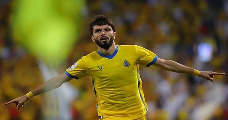 ماشاريبوف يتلقى عرضين من ناديين إماراتيين