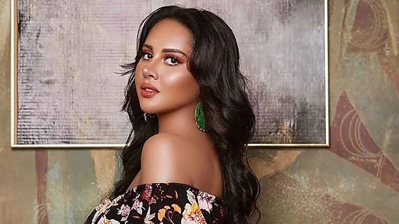 شاهد.. ياسمين رئيس تخطف الأنظار بإطلالة كاجوال