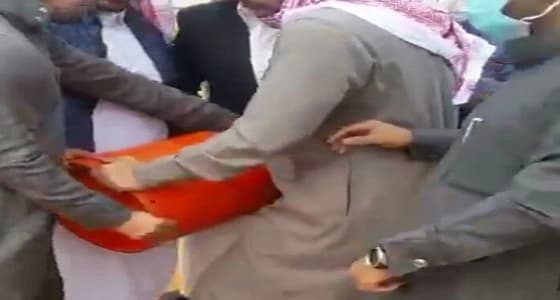 مشاجرة بين مواطن ومراقب أمانة بسبب الأثاث.. والأمانة ترد 