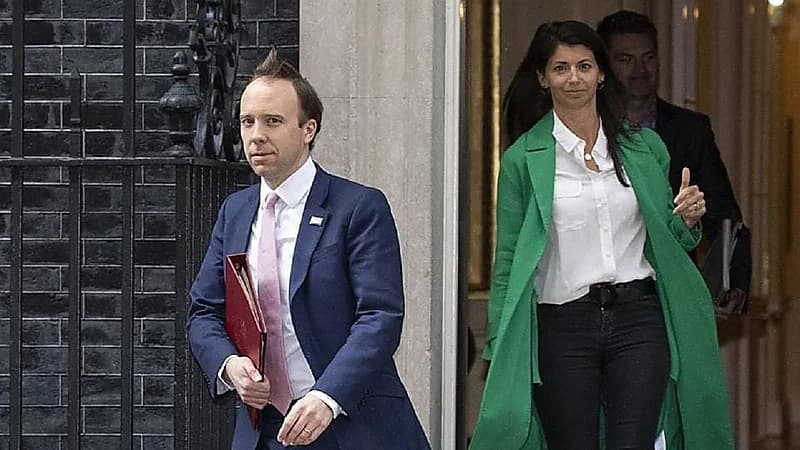 وزير الصحة البريطاني يواجه فضيحة أخلاقية