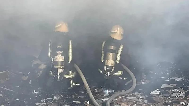 إخماد حريق في مطعم بخميس مشيط