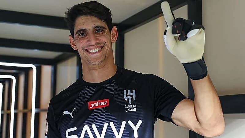 رسميًا .. نجم الهلال ياسين بونو أفضل حارس أفريقي