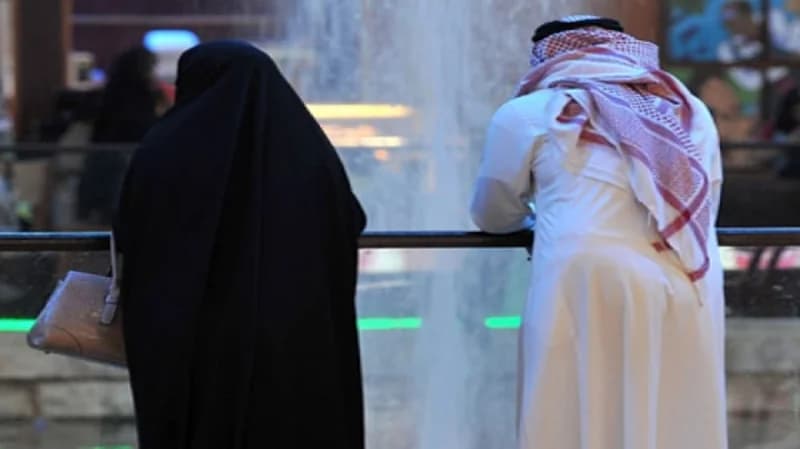 مستشار أسري: نوم الزوج خارج غرفة النوم سلوك غير محبب لزوجته