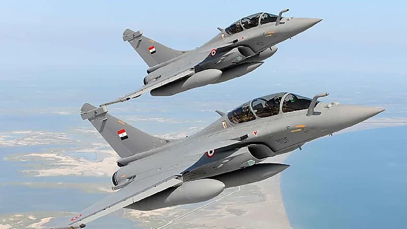 الجيش المصري يعلن سقوط إحدى مقاتلاته الجوية