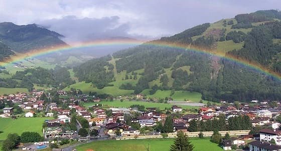 بالصور..تفاصيل قرية " الملاعين " التي يسكنها المتحرشين