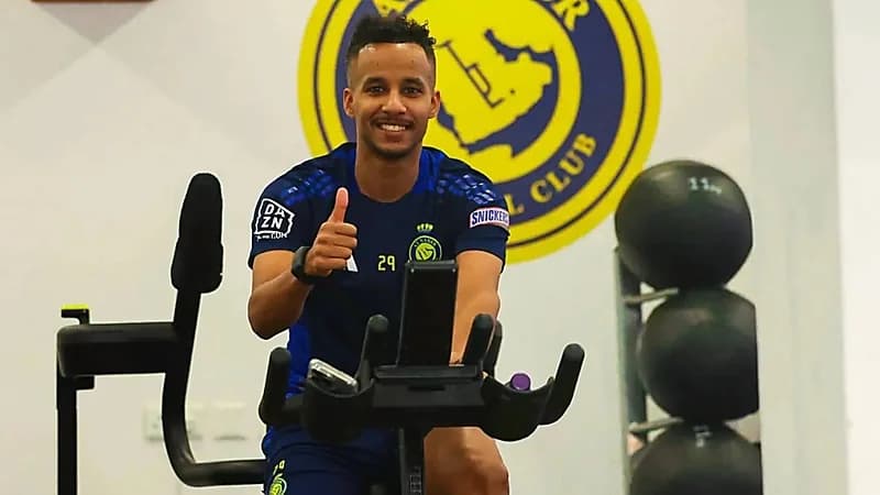 عبدالرحمن غريب يقترب من الرحيل عن النصر