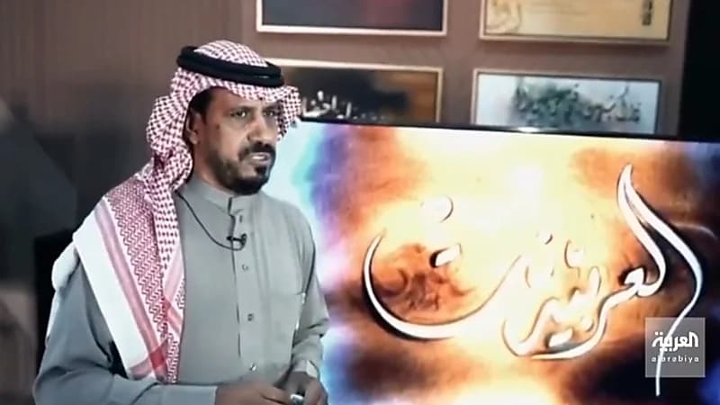 بالفيديو.. متخصص يروي تجربته في فن الكتابة على الرمل