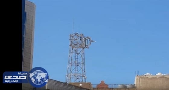بالفيديو.. أردني يحاول الانتحار من أعلى برج اتصالات