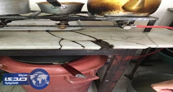 بلدية النعيرية تغلق وتغرم عدد من المنشآت التجارية المخالفة للاشتراطات