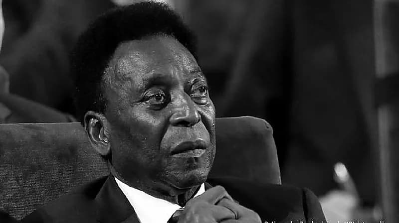 بعد وفاته .. "بيليه" يعترف بسر أنكره طوال حياته في وصيته