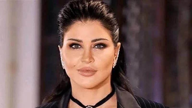 إطلالة ناعمة وجدل واسع جومانا مراد في مشهد يشبه غرفة النوم.. صور