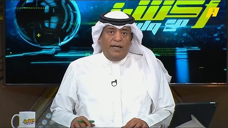 بالفيديو.. مشجع أهلاوي يهاجم وليد الفراج: أنت كذاب