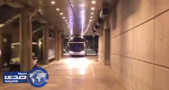 بالفيديو.. حافلة الأخضر تتعرض لحادث