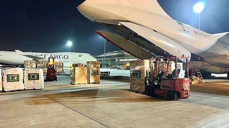 مغادرة الطائرة السعودية الـ 31 لإغاثة الشعب الفلسطيني في غزة