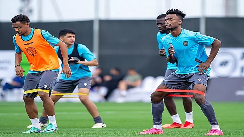 لاعبو التعاون في إجازة