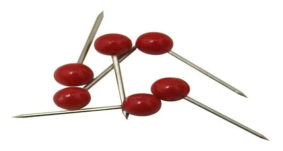 استخدام " الدبابيس " كأداة للقتال في أحد العصور القديمة