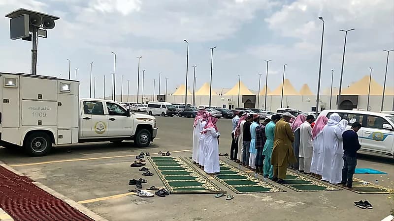 "الأمر بالمعروف" بالباحة تفعّل المصلى المتنقل في المجمع الأكاديمي للبنات