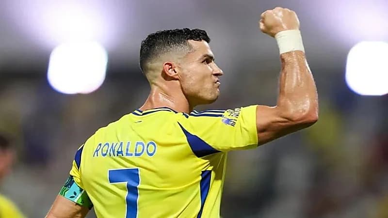 الذكاء الاصطناعي يتوقع موعد وصول رونالدو للهدف رقم 1000