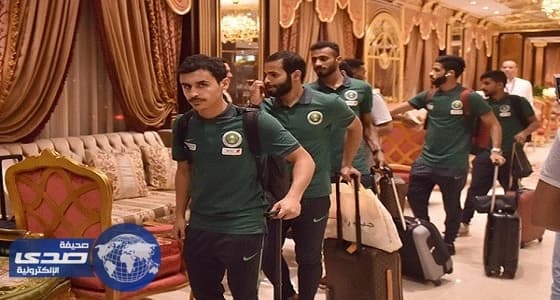 الأخضر يبدأ أولى تدريباته بسياج أمني