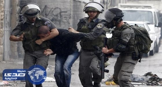 قوات الاحتلال تعتقل فتيين فلسطينيين في الخليل