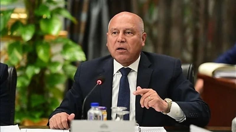 جدل بسبب تسجيل صوتي لوزير النقل المصري.. فيديو