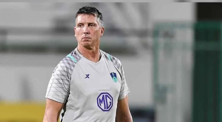 مدرب الأهلي يهدد بالرحيل بسبب اللاعبين الأجانب