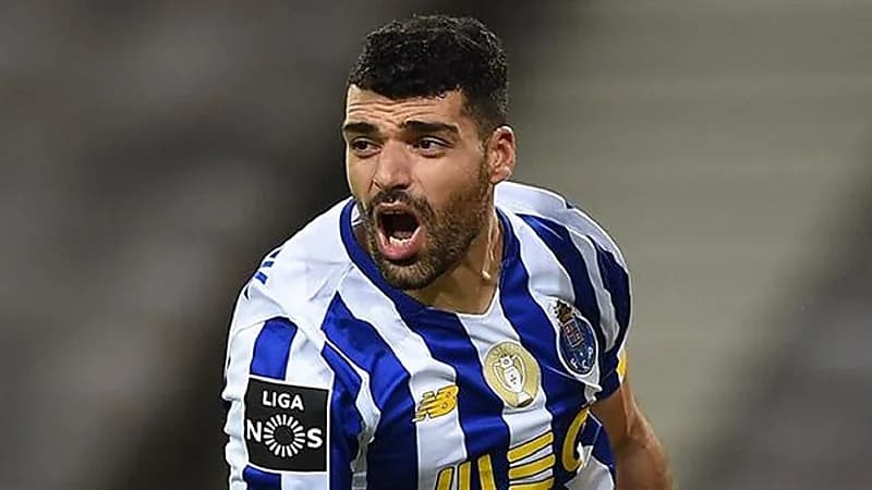 لاعب بورتو البرتغالي يدرس عرض الهلال