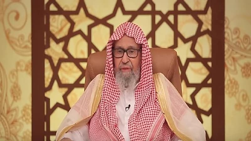 بالفيديو.. حكم اشتراط سداد الدين بعملة أخرى غير التي تم الإقتراض بها