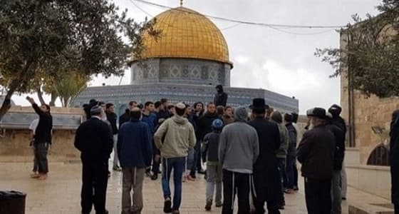 عشرات المستوطنين اليهود يقتحمون الأقصى