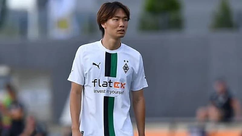 مونشنغلادباخ يوافق على عرض النصر لضم المدافع الياباني