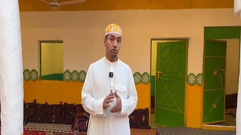 بالفيديو.. مواطن يحول بيتا جدرانه متهالكة إلى تحفة معمارية بالرس